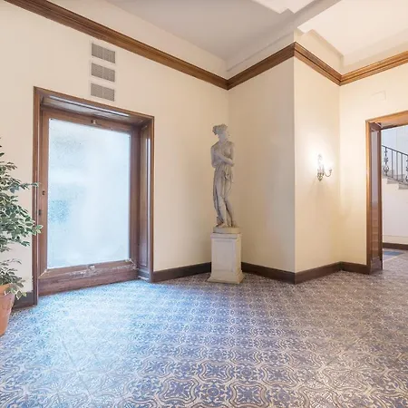 Ara Pacis Elegant Flat