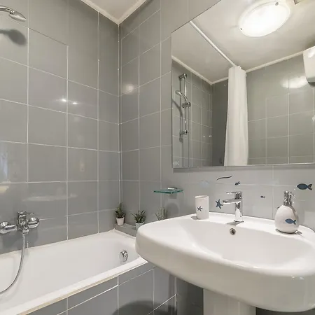 Ara Pacis Elegant Flat Rom